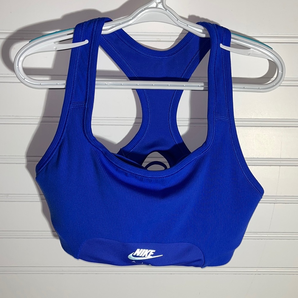 Nike Air Sports Bra Size XS. Brand New Without Tags !